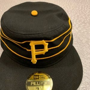 Pittsburg Pirates New Era Black Pillbox cap hat see description fo details 7 3/8